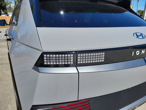 Used 2023 Hyundai Ioniq 5 SEL image 10