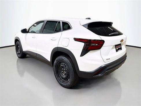 New 2026 Chevrolet Trax LS image 10