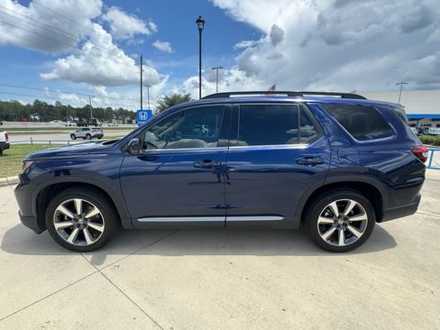 Certified 2025 Honda Pilot Elite image 5