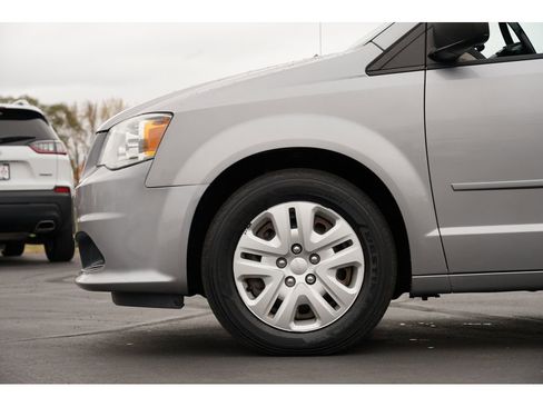 Used 2017 Dodge Grand Caravan SE w/ Power Window Group image 11