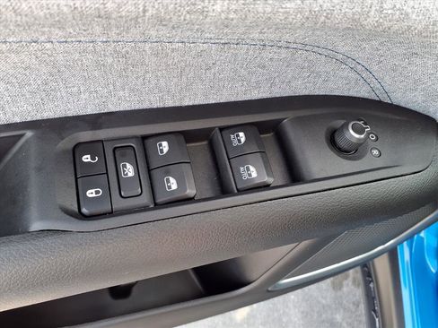 Used 2023 Jeep Compass Sport image 10