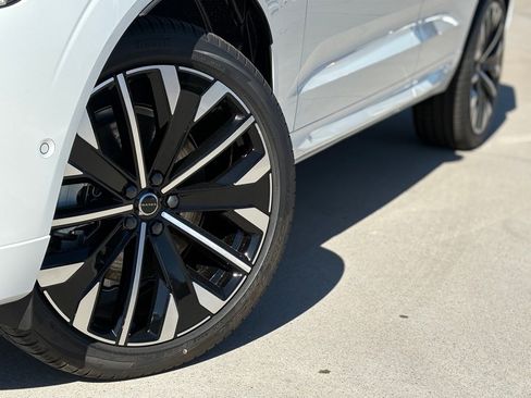 New 2026 Volvo XC60 B5 Ultra w/ Protection Package Premier image 9