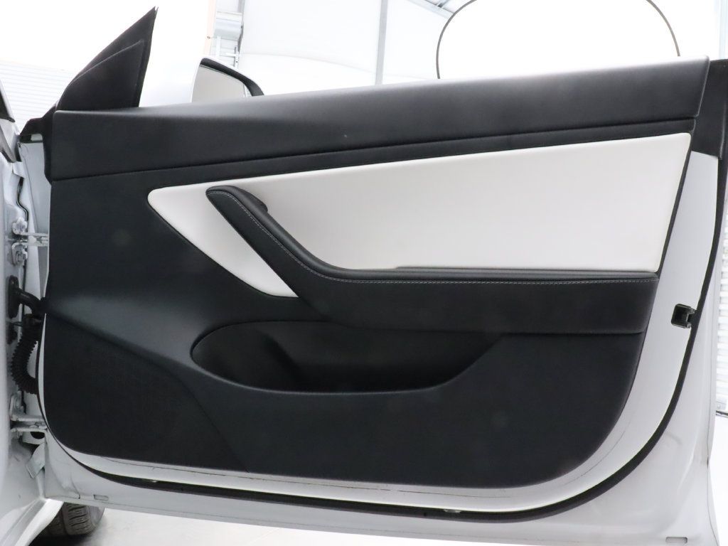 Used 2021 Tesla Model 3 Long Range AWD/4WD image 32