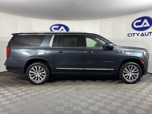 Used 2021 GMC Yukon XL Denali w/ Denali Premium Package image 3