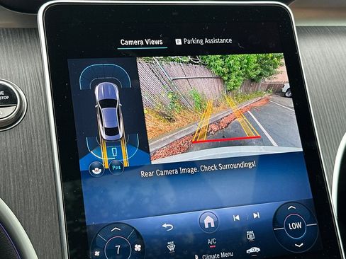 Used 2025 Mercedes-Benz CLE 300 4MATIC Coupe image 17