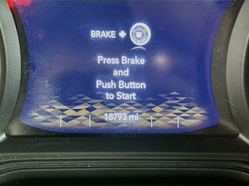 Used 2024 Jeep Wrangler Willys image 19