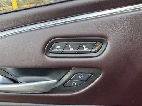 Used 2024 Cadillac Escalade V w/ LPO, ONYX Package image 20