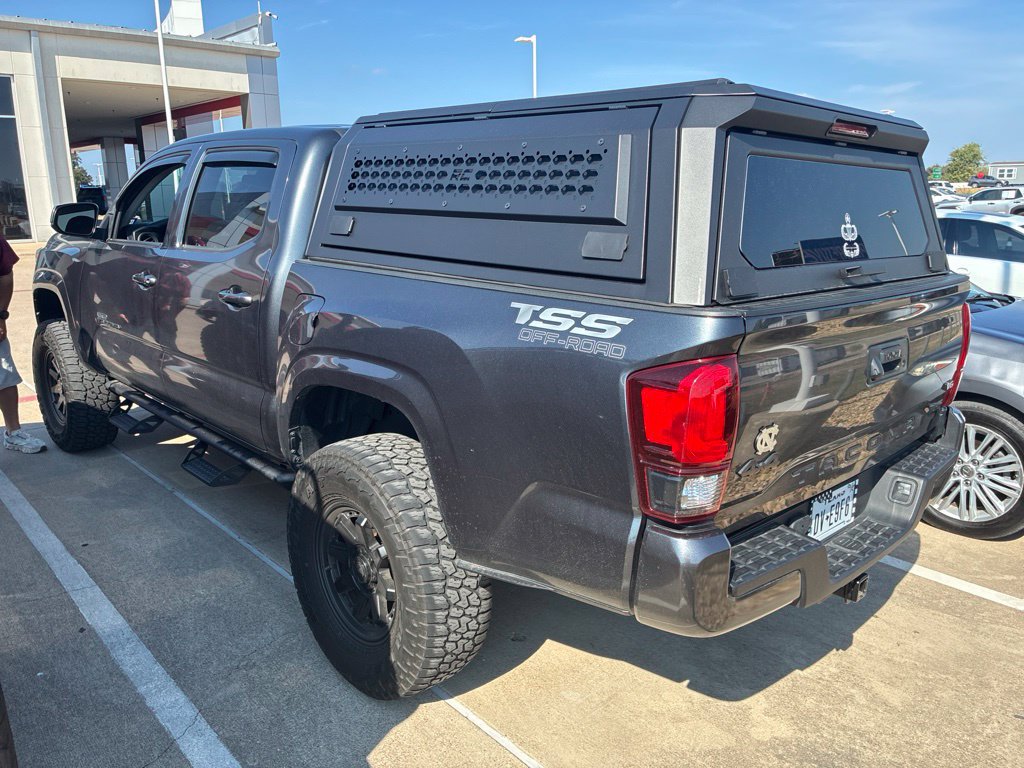 Certified 2022 Toyota Tacoma SR AWD/4WD image 3