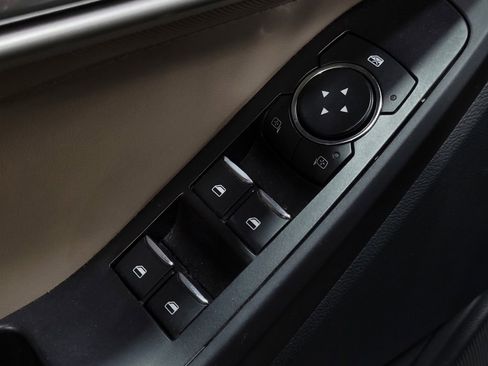 Used 2020 Ford Explorer XLT w/ Comfort Package image 27