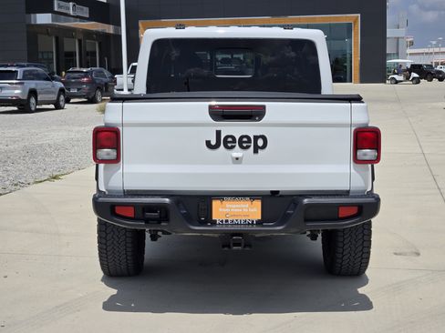 Used 2025 Jeep Gladiator Sport AWD/4WD image 7