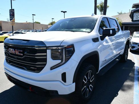 Used 2022 GMC Sierra 1500 AT4 w/ AT4 Premium Package AWD/4WD image 3