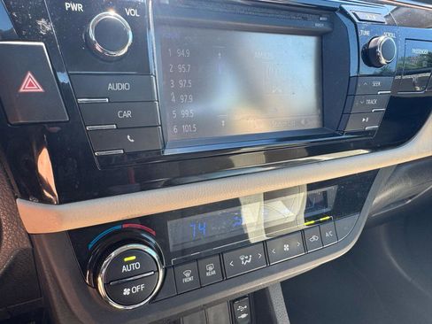 Used 2016 Toyota Corolla LE FWD image 17