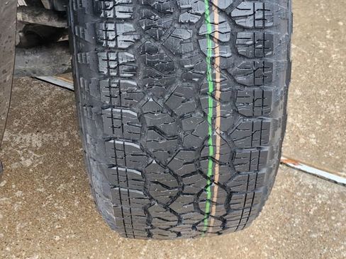 Used 2025 Chevrolet Tahoe Z71 AWD/4WD image 18