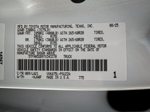 Used 2026 Toyota Tundra Platinum AWD/4WD image 35