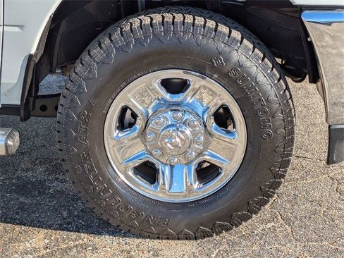 Used 2022 RAM 2500 Tradesman w/ Chrome Appearance Group image 11