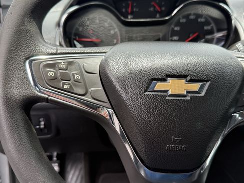 Used 2019 Chevrolet Cruze LT w/ Convenience Package FWD image 18