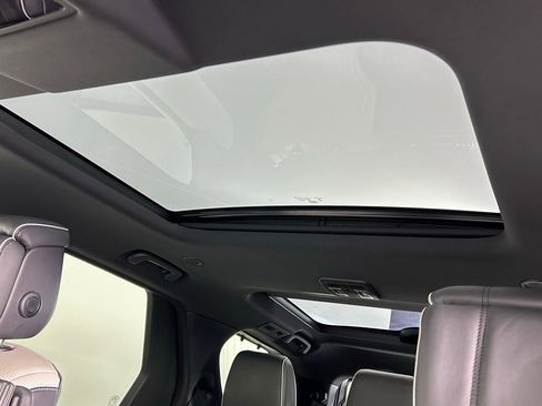 Used 2022 Land Rover Discovery HSE R-Dynamic image 35