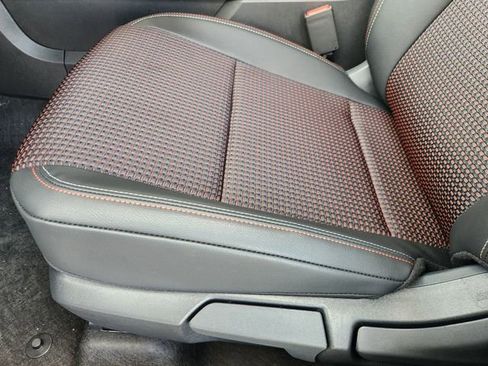 New 2025 Nissan Kicks SR image 18