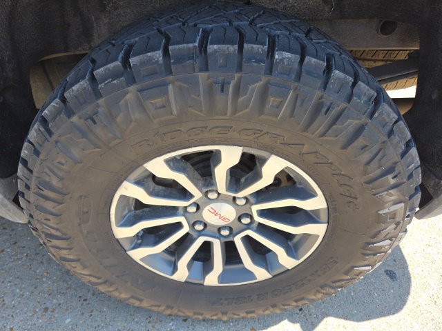 Used 2021 GMC Sierra 1500 AT4 AWD/4WD image 14