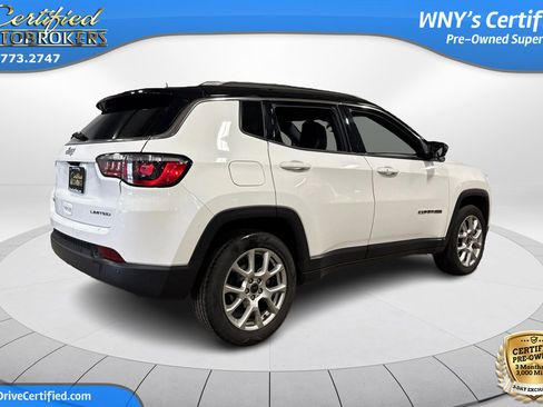 Used 2025 Jeep Compass Limited image 6