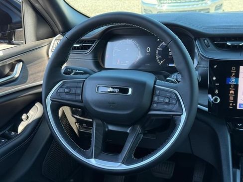 New 2026 Jeep Grand Cherokee Altitude AWD/4WD image 15