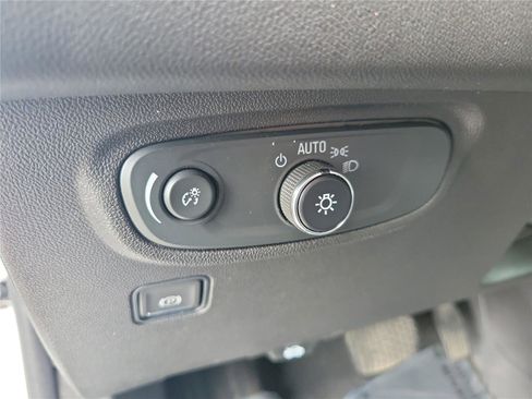 Used 2023 GMC Terrain SLE FWD image 21