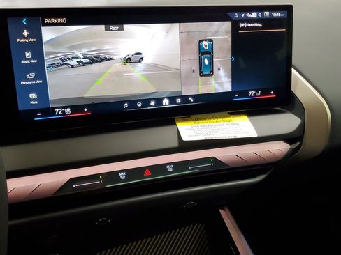 Used 2025 BMW X3 xDrive30i w/ Premium Package image 17