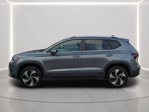 New 2026 Volkswagen Taos SE AWD/4WD image 3