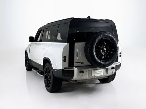 Used 2023 Land Rover Defender 110 SE AWD/4WD image 3