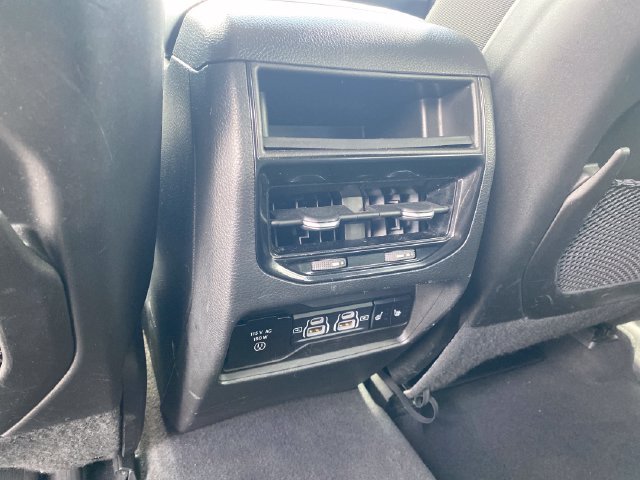 Used 2023 Jeep Grand Cherokee Limited AWD/4WD image 19