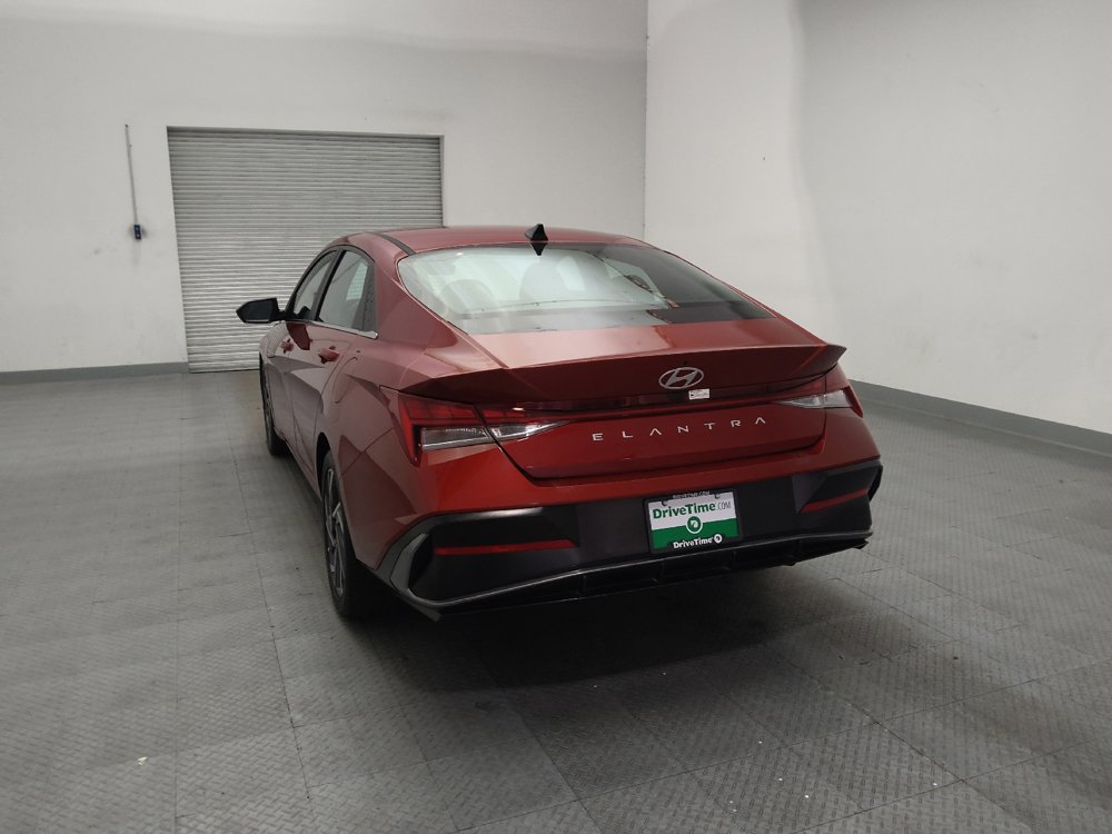 Used 2024 Hyundai Elantra SEL w/ Convenience Package FWD image 6