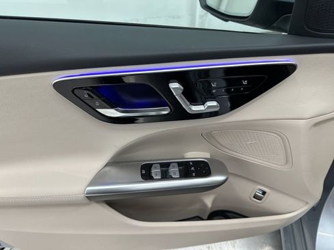 Used 2025 Mercedes-Benz C 300 Sedan image 11