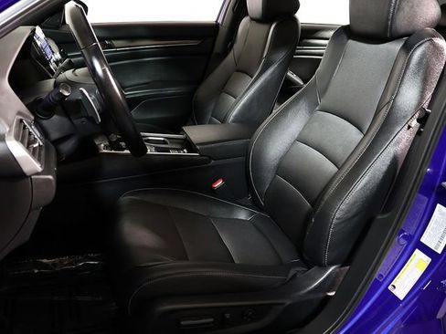 Used 2019 Honda Accord Sport image 4