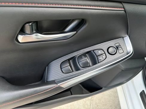 Certified 2024 Nissan Sentra SR FWD image 17