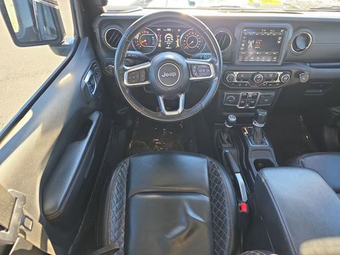Used 2021 Jeep Gladiator Overland image 10
