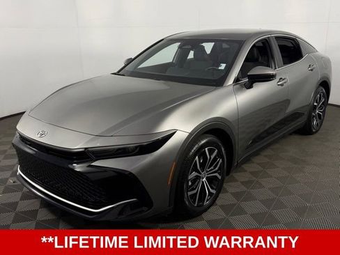 Used 2024 Toyota Crown XLE image 3