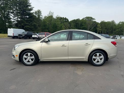 Used 2015 Chevrolet Cruze LT FWD image 2