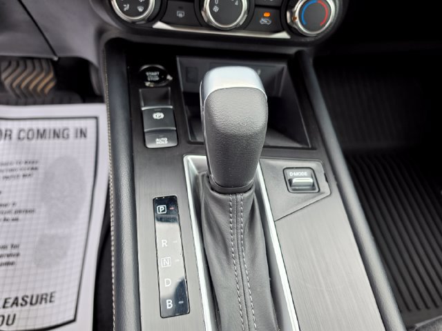 Certified 2025 Nissan Kicks SV AWD/4WD image 13