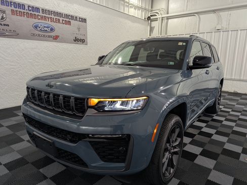 Used 2026 Jeep Grand Cherokee L Limited AWD/4WD image 3