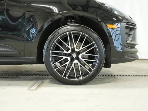 New 2026 Porsche Macan image 41