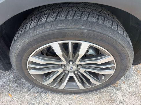Used 2018 Ford Explorer Platinum AWD/4WD image 14