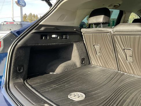 Used 2023 Buick Envision Essence image 48