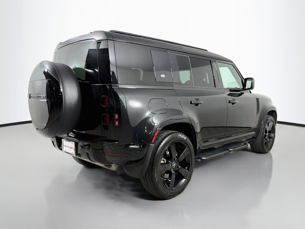Certified 2024 Land Rover Defender 110 X-Dynamic SE AWD/4WD image 5