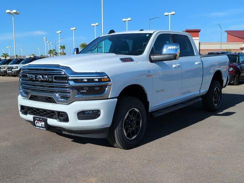 Used 2025 RAM 2500 Laramie AWD/4WD image 7