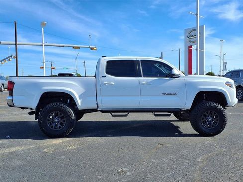 Used 2021 Toyota Tacoma SR5 image 8