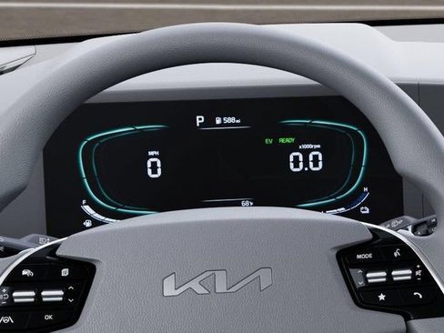 Used 2026 Kia Niro LX FWD image 22