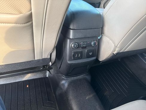 Used 2018 Ford Explorer Limited w/ Equipment Group 301A AWD/4WD image 17