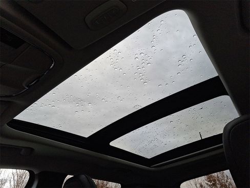 Used 2023 Jeep Cherokee Altitude Lux w/ Lux Elite Package image 15