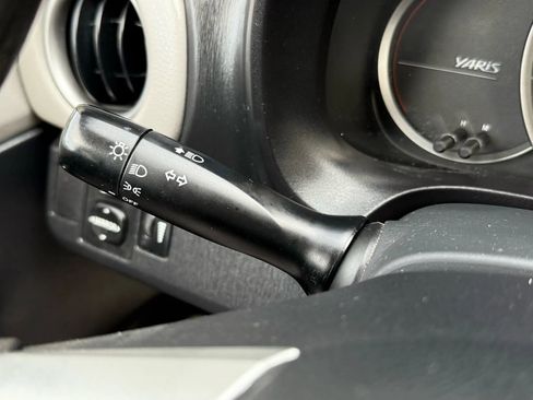 Used 2013 Toyota Yaris LE image 32
