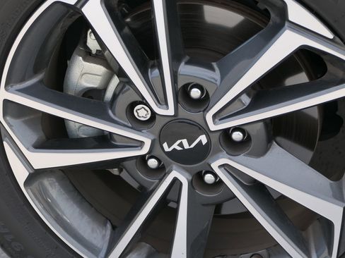 Used 2023 Kia Forte LXS w/ LXS Technology Package image 11